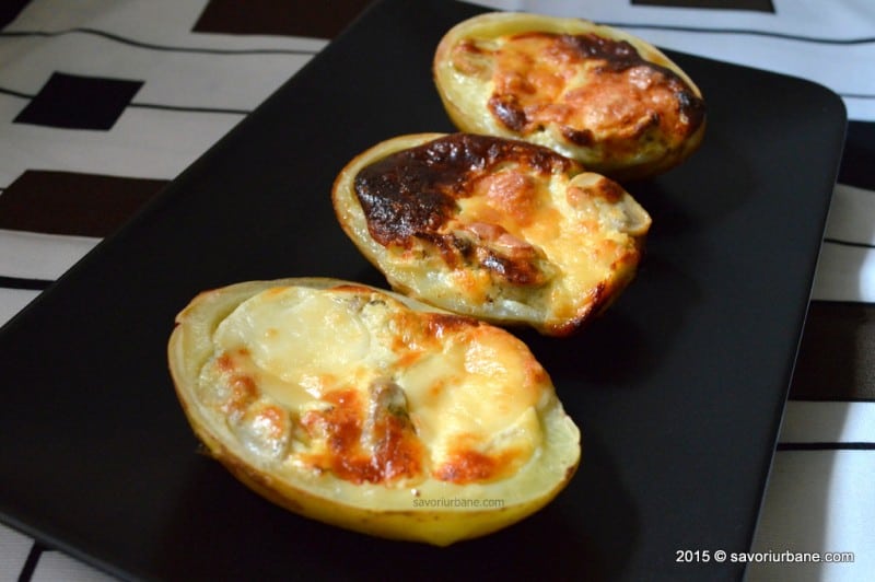 Cartofi-umpluti-cu-ciuperci-branza-si-usturoi (15)
