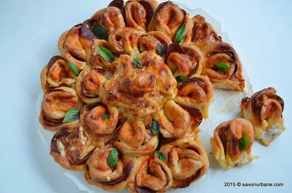 Pizza trandafir cu petale pull apart Savori Urbane (1)