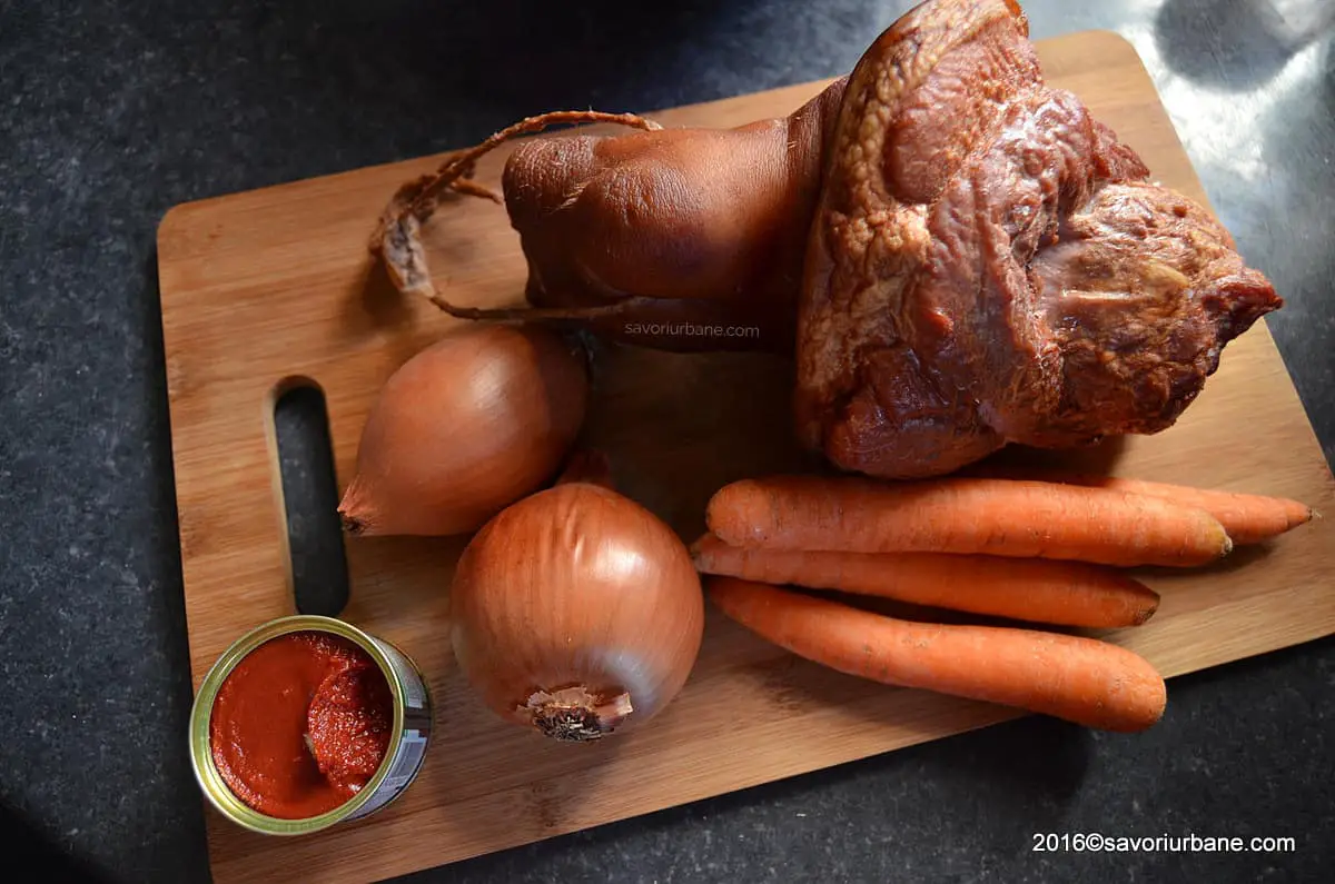 ingrediente-fasole-cu-ciolan-afumat-ceapa-morcovi