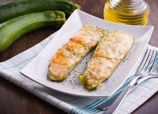 Dovlecei cu branza la cuptor – barcute – dovlecei umpluti Dovlecei cu branza la cuptor - barcute reteta savori urbane