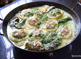 Gulii umplute cu carne tocata si sos de smantana cu marar Gulii umplute cu carne tocata si sos de smantana cu marar reteta savori urbane