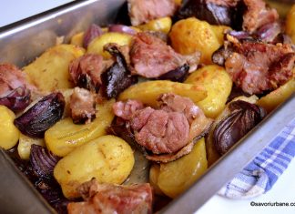 Ciolan la cuptor cu cartofi, usturoi si ceapa reteta de ciolanul brutaresei sau csülök pékné módra Ciolan la cuptor cu cartofi, usturoi si ceapa reteta de ciolanul brutaresei sau csülök pékné módra savori urbane