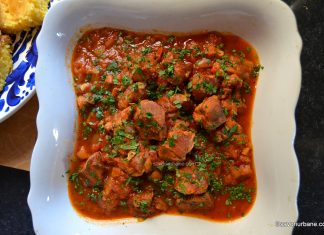 Gulas de porc – reteta de tocana ardeleneasca de porc cu ceapa, usturoi si rosii Gulas de porc reteta de tocana de porc cu ceapa, usturoi si rosii savori urbane