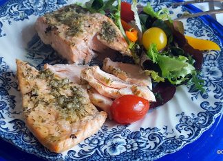 Somon la cuptor in pachetel de hartie de copt – en papillote Somon la cuptor in pachetel de hartie de copt - en papillote reteta savori urbane