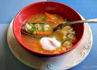 Supa de mazare cu galuste de faina – reteta ardeleneasca Supa de mazare cu galuste de faina - reteta ardeleneasca savori urbane