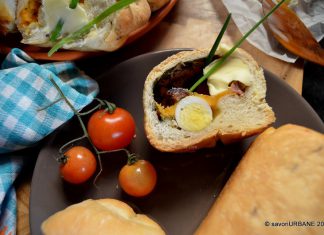 Chifle de casa cu jambon si cascaval Cheddar