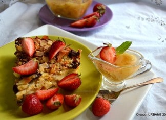 Compot de rubarba si clafoutis cu capsuni