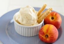 Inghetata de piersici sau nectarine cremoasa si aromata Inghetata de piersici cremoasa si aromata reteta de casa savori urbane