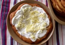 Langosi simpli cu smantana, usturoi si cascaval Langosi reteta traditionala