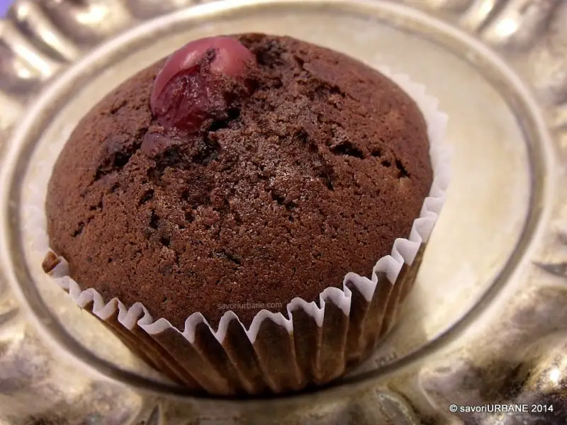 Muffin-cupcake-briose-ciocolata-visine (01)