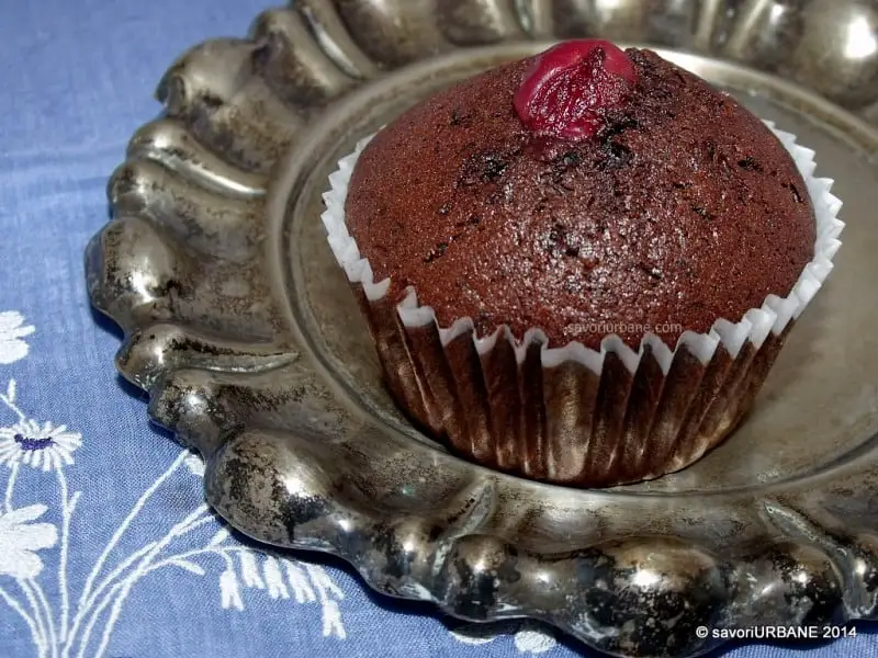 Muffin-cupcake-briose-ciocolata-visine (6)