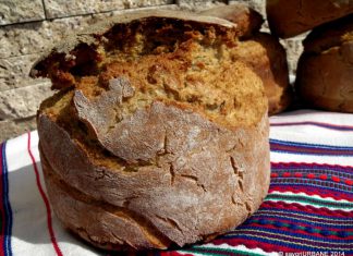 Paine cu arahide si secara