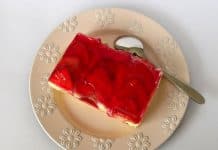 Prajitura cu capsuni si crema de vanilie