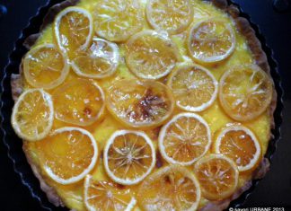 Tarta cu lamaie caramelizata si crema fina de smantana cu vanilie