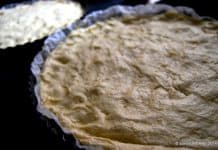 Aluat dospit pentru prajituri cu fructe