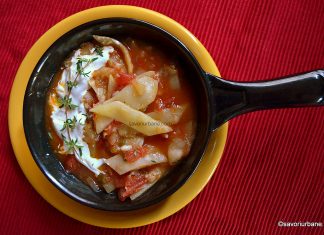 Mancare de fasole verde pastai cu rosii si usturoi – reteta video de teci sau fasole scazuta Mancare de fasole verde pastai cu rosii si usturoi - teci sau fasole scazuta reteta savori urbane