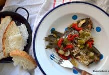 Peste la cuptor cu legume si usturoi reteta de caras prajit la cuptor Peste la cuptor cu legume si usturoi reteta de caras prajit la cuptor savori urbane