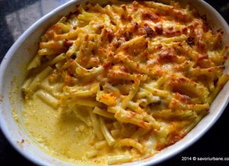 Macaroane cu branza si sunca la cuptor