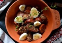 Tochitura de porc cu carnati