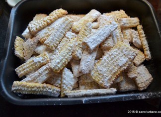 Biscuiti spritati de casa cu untura sau unt – foarte fragezi