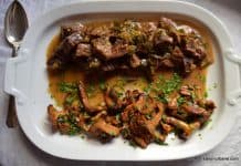 Mancare de vitel cu ciuperci Fricassee