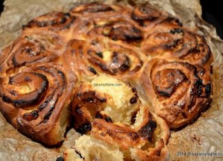 Melci cu branza dulce de vaci si stafide – melcisori pufosi Melci cu branza dulce de vaci si stafide - melcisori pufosi reteta savori urbane