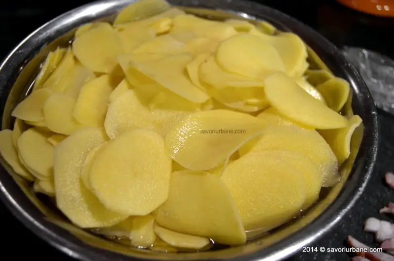 Cartofi gratin cu sunca si sos alb (2)