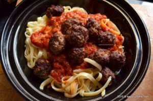 Paste cu sos si chiftelute Meat Balls