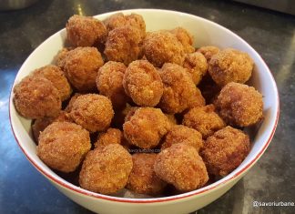 Chiftele simple reteta mamei mele + VIDEO cum se fac chiftele simple in pesmet