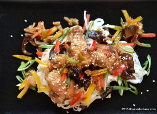Aripioare picante cu sos Thai si noodles Aripioare picante cu sosThai si noodles (1)