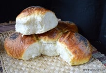Chifle simple de casa reteta de painici pufoase cu lapte Chifle simple de casa reteta de painici pufoase cu lapte savori urbane