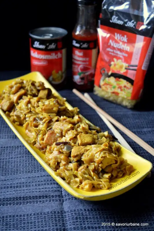 curry de pui cu wok noodles