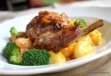 Friptura de iepure la cuptor – iepure marinat cu iaurt si usturoi