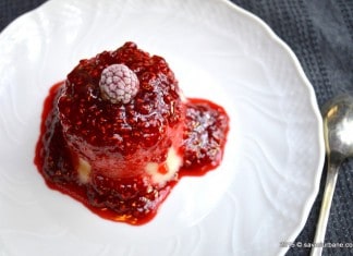 Budinca de gris cu cocos si zmeura