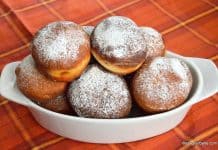Gogosi berlineze pufoase – reteta germana de Berliner Krapfen Gogosi berlineze reteta germana savori urbane