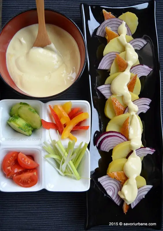 Salata de cartofi cu maioneza si peste afumat (12)