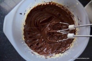crema de cacao cu unt si fondant reteta de cofetarie