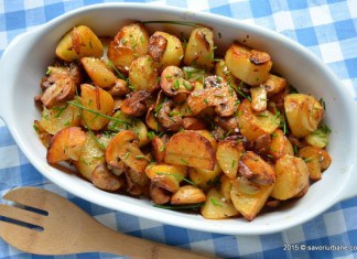 Cartofi noi la cuptor cu ciuperci si usturoi reteta VIDEO Cartofi noi la cuptor cu ciuperci Savori Urbane (1)