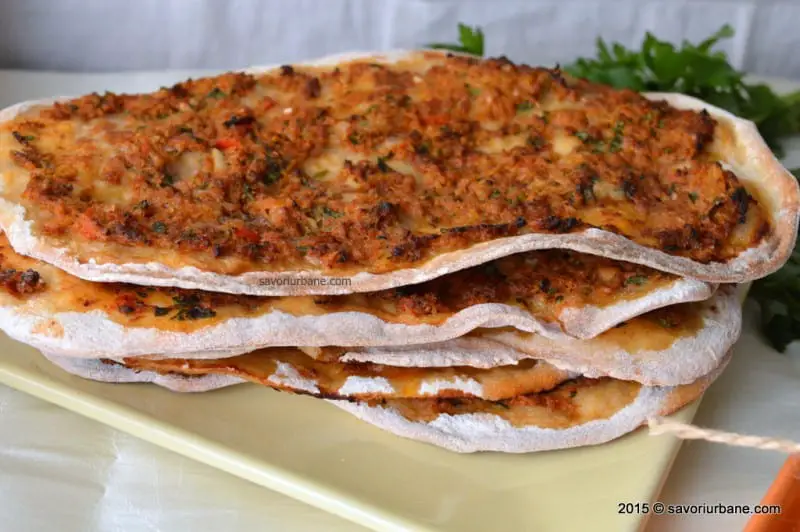 Lahmacun-pizza-turceasca (25)