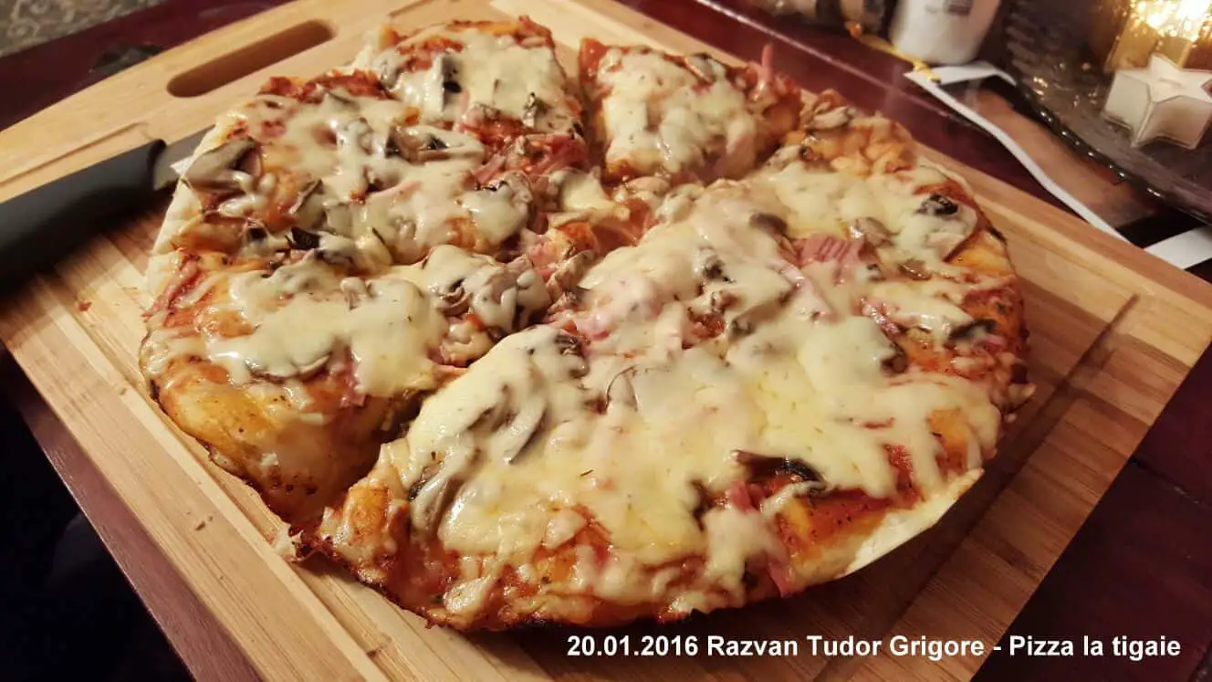 Pizza La Tigaie Reteta Rapida Fara Praf De Copt Savori Urbane