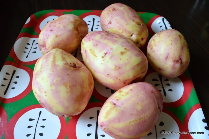 Cartofi-umpluti-cu-ciuperci-branza-si-usturoi (1)