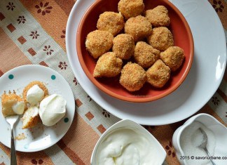 Papanasi fierti cu branza de vaci si pesmet