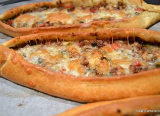 Placinte cu carne si branza – Pide turcesti sau barcute la cuptor Placinte cu carne si branza - Pide turcesti sau barcute la cuptor savori urbane