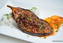 Vinete umplute cu carne tocata și legume la cuptor Vinete umplute cu carne tocata și legume la cuptor savori urbane