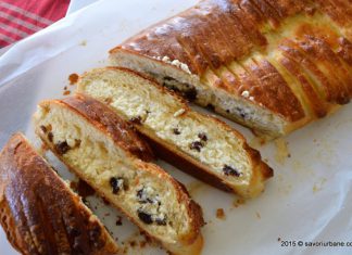 Placinta cu branza dulce si aluat dospit cu untura sau unt