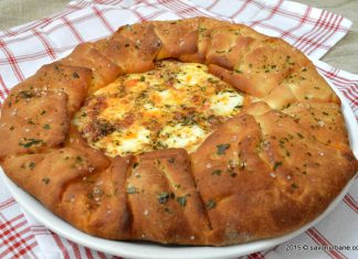 Placinta cu carne tocata si branza