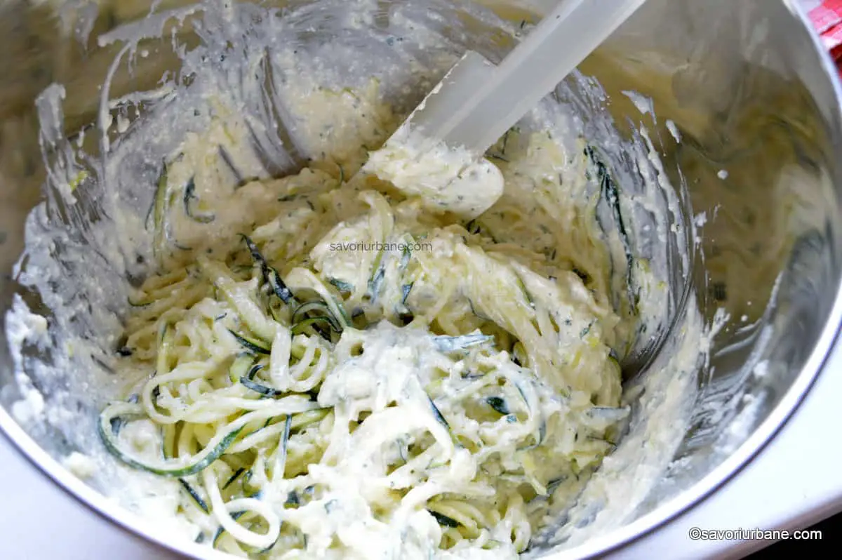 preparare reteta tarta dovlecei cu gorgonzola sau quiche cu branza (8)