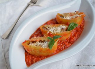 Paste scoici umplute cu carne si sos de rosii – la cuptor