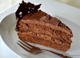 Tort de ciocolata reteta clasica de pe vremuri cel mai bun tort de ciocolata ca pe vremuri