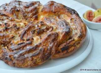 Cozonac impletit cu glazura si smochine